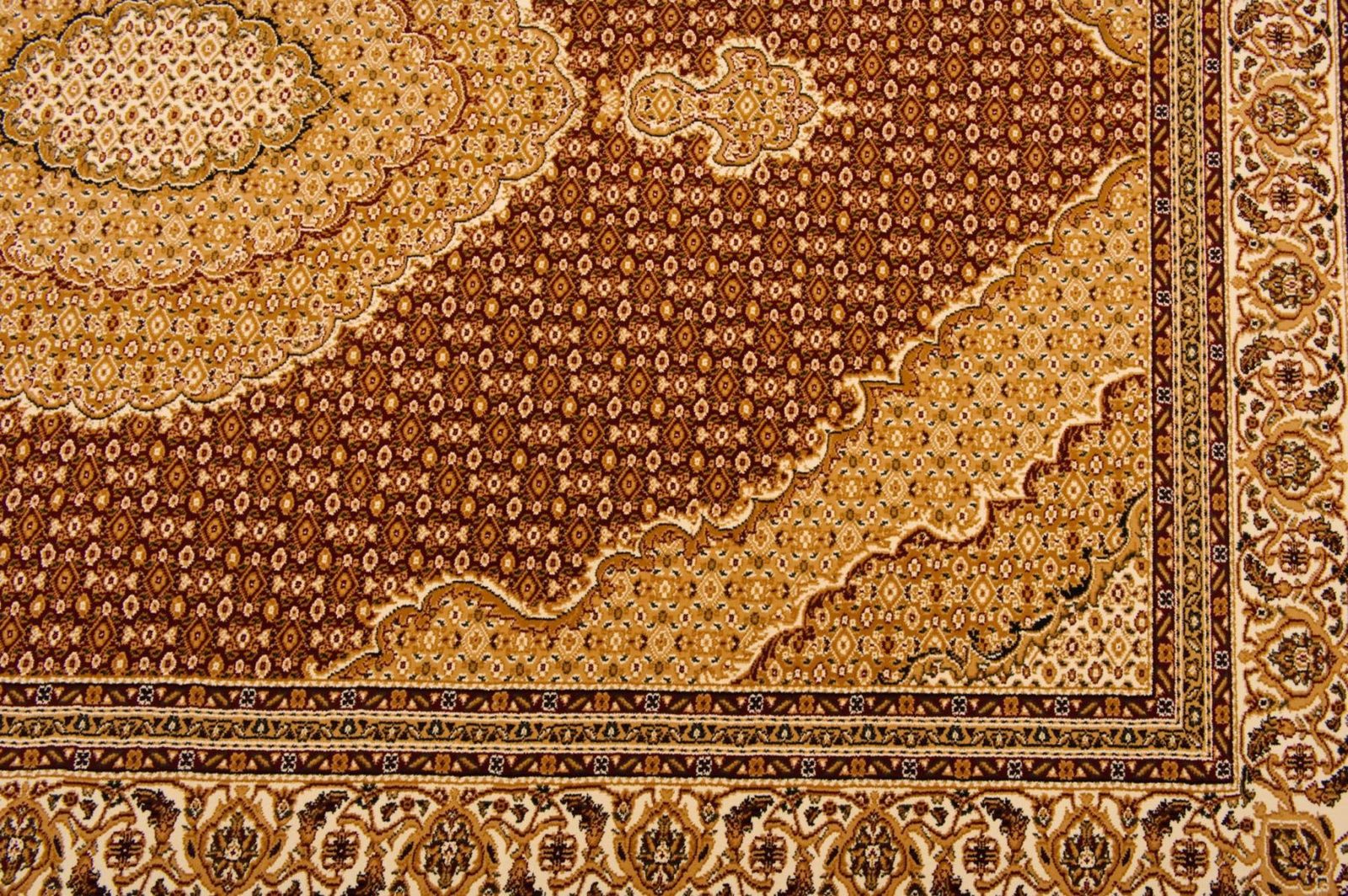 Red and Beige Oriental Olefin Area Rug