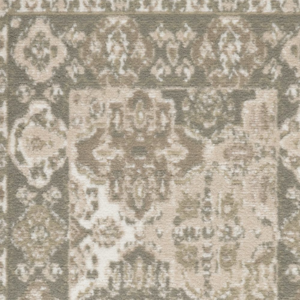 Green and Ivory Medallion Distressed Polypropylene Area Rug
