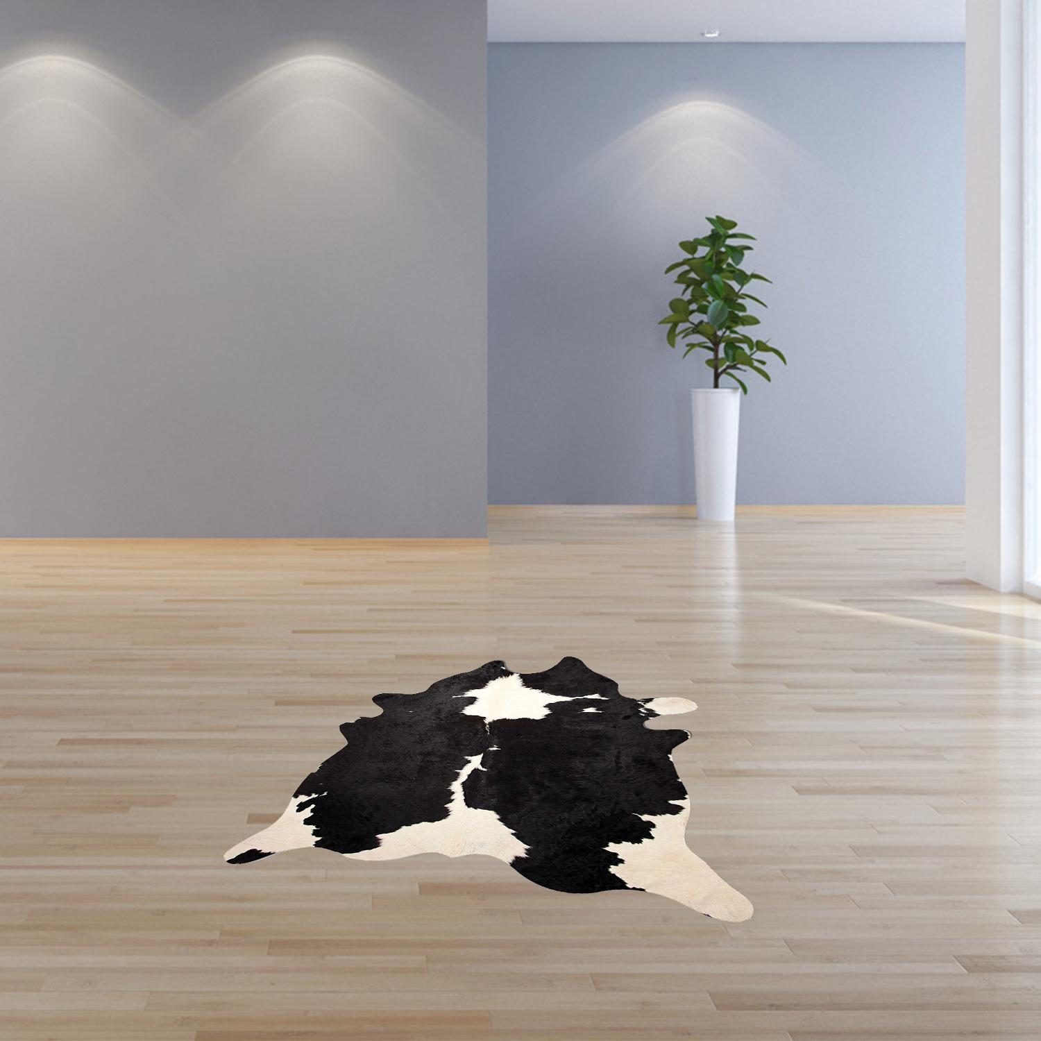6′ X 7′ Black and White Cowhide Area Rug