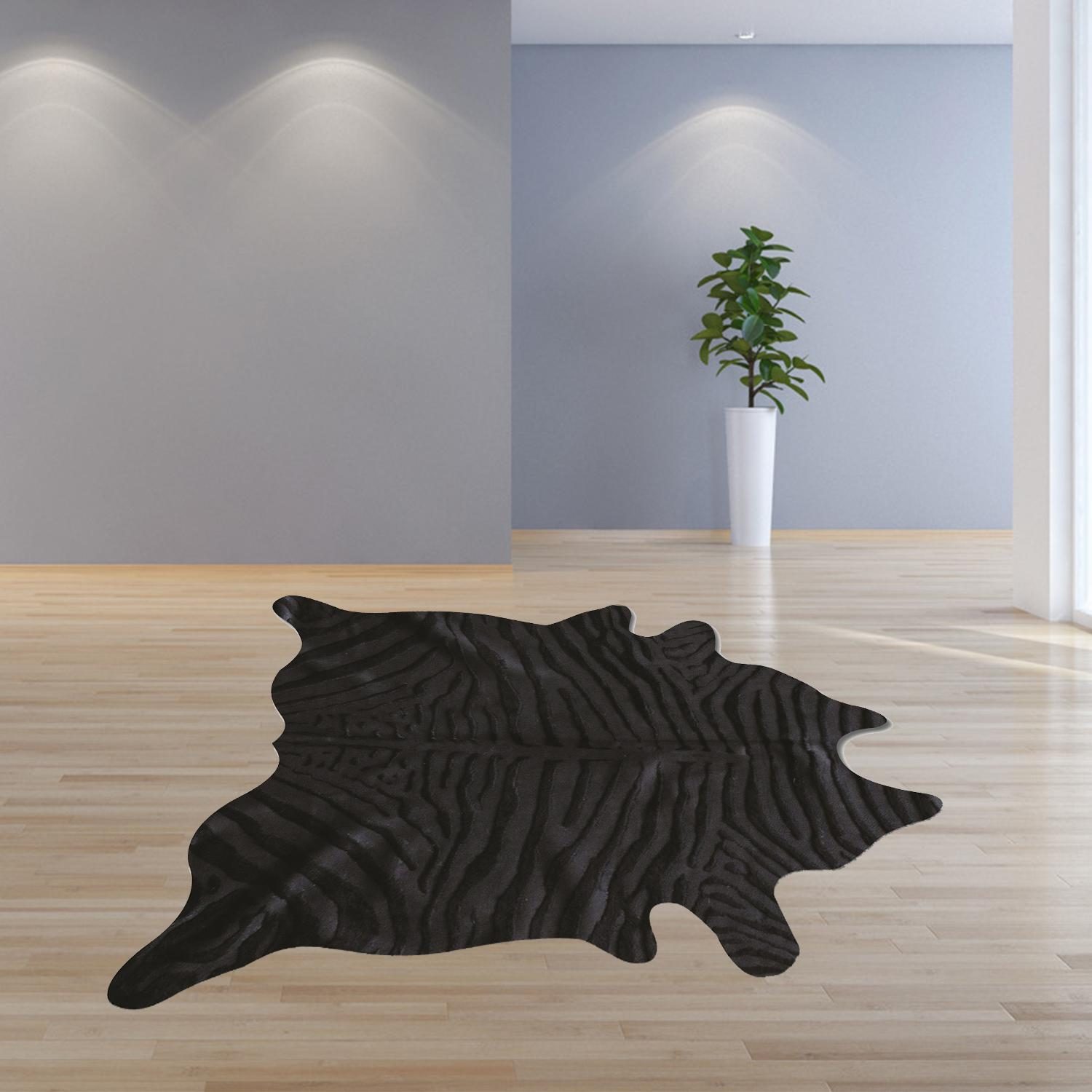 6′ X 7′ Black Cowhide Handmade Area Rug