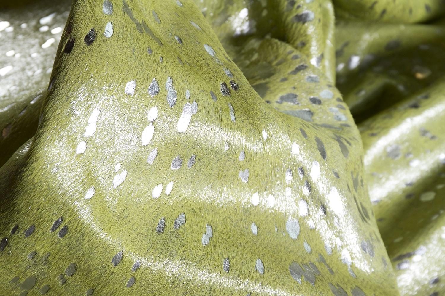 6′ X 7′ Lime Green Cowhide Print Area Rug