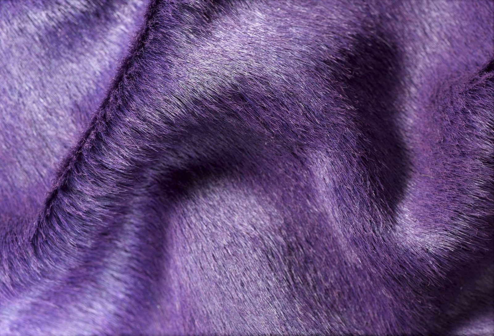 5′ X 7′ Purple Cowhide Hand Tufted Area Rug