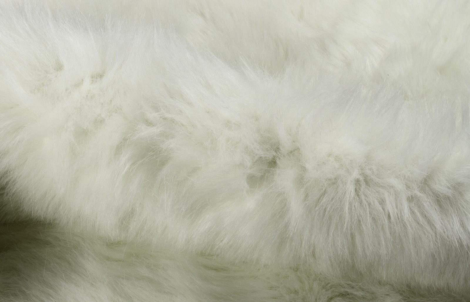 4′ X 5′ Off White Faux Cowhide Area Rug