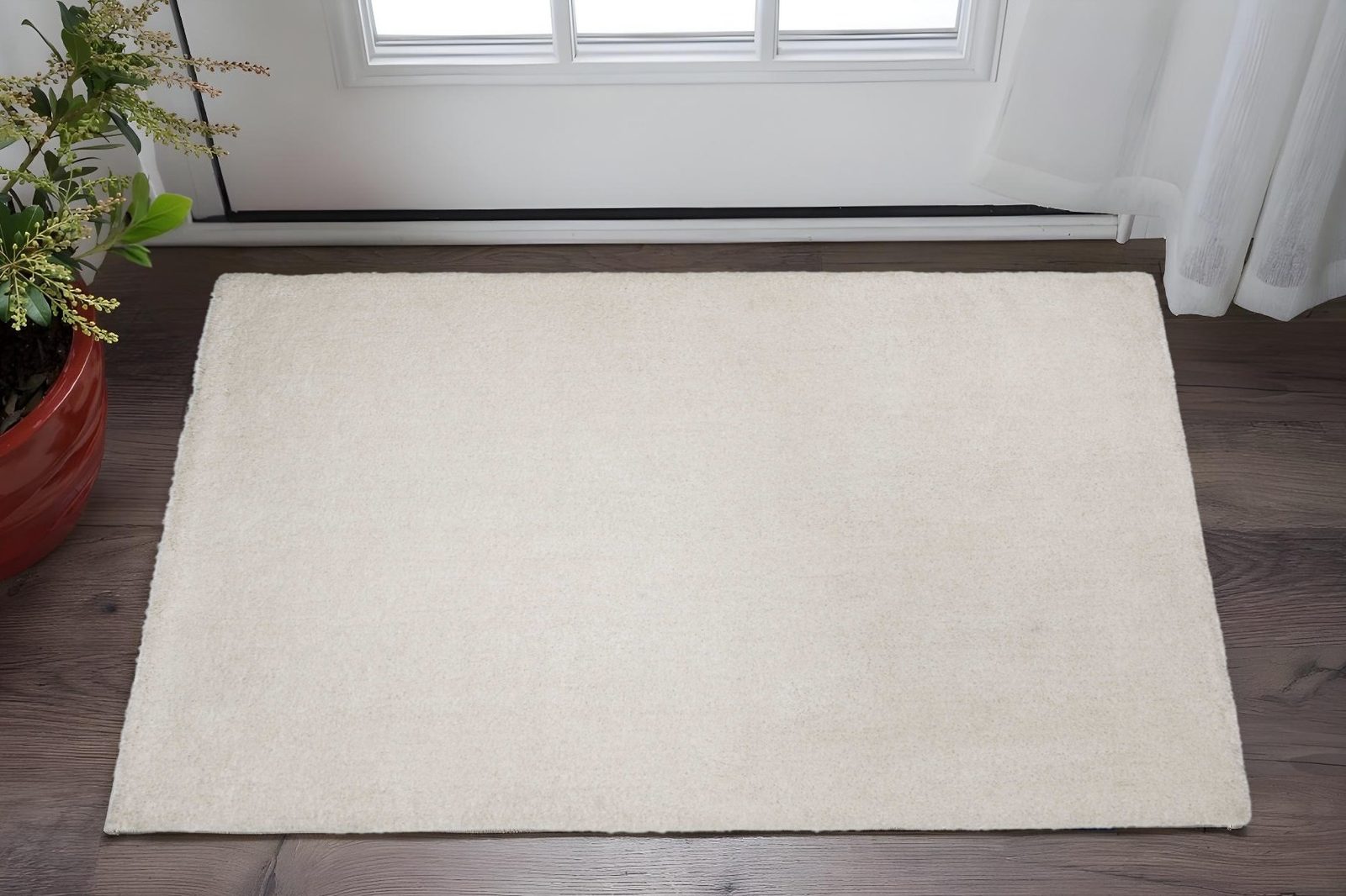 3′ X 5′ Ivory Shag Hand Woven Area Rug