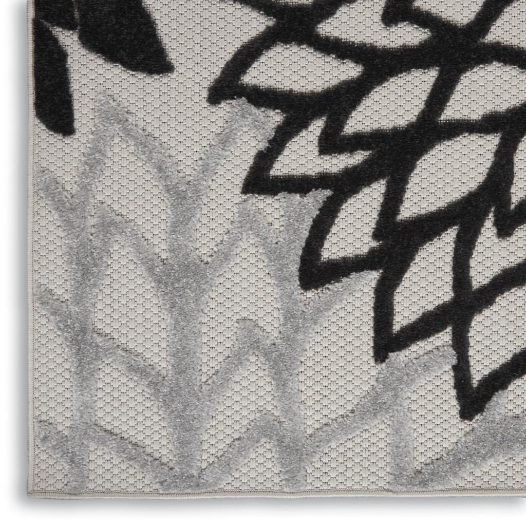 4′ X 6′ Black And White Indoor Outdoor Area Rug