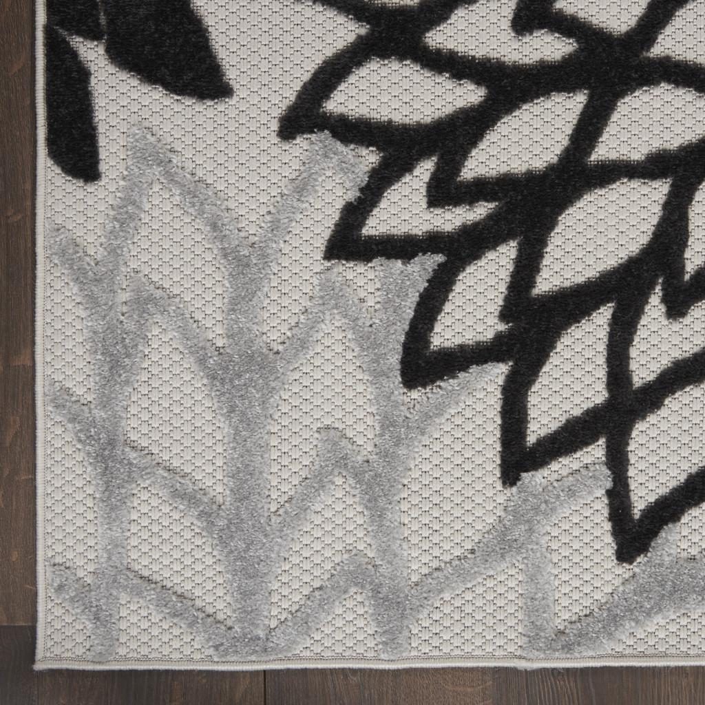 4′ X 6′ Black And White Indoor Outdoor Area Rug