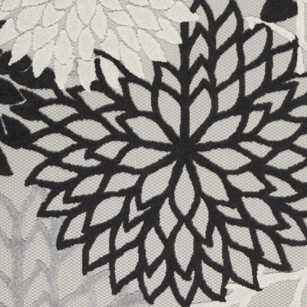6′ X 9′ Black And White Indoor Outdoor Area Rug