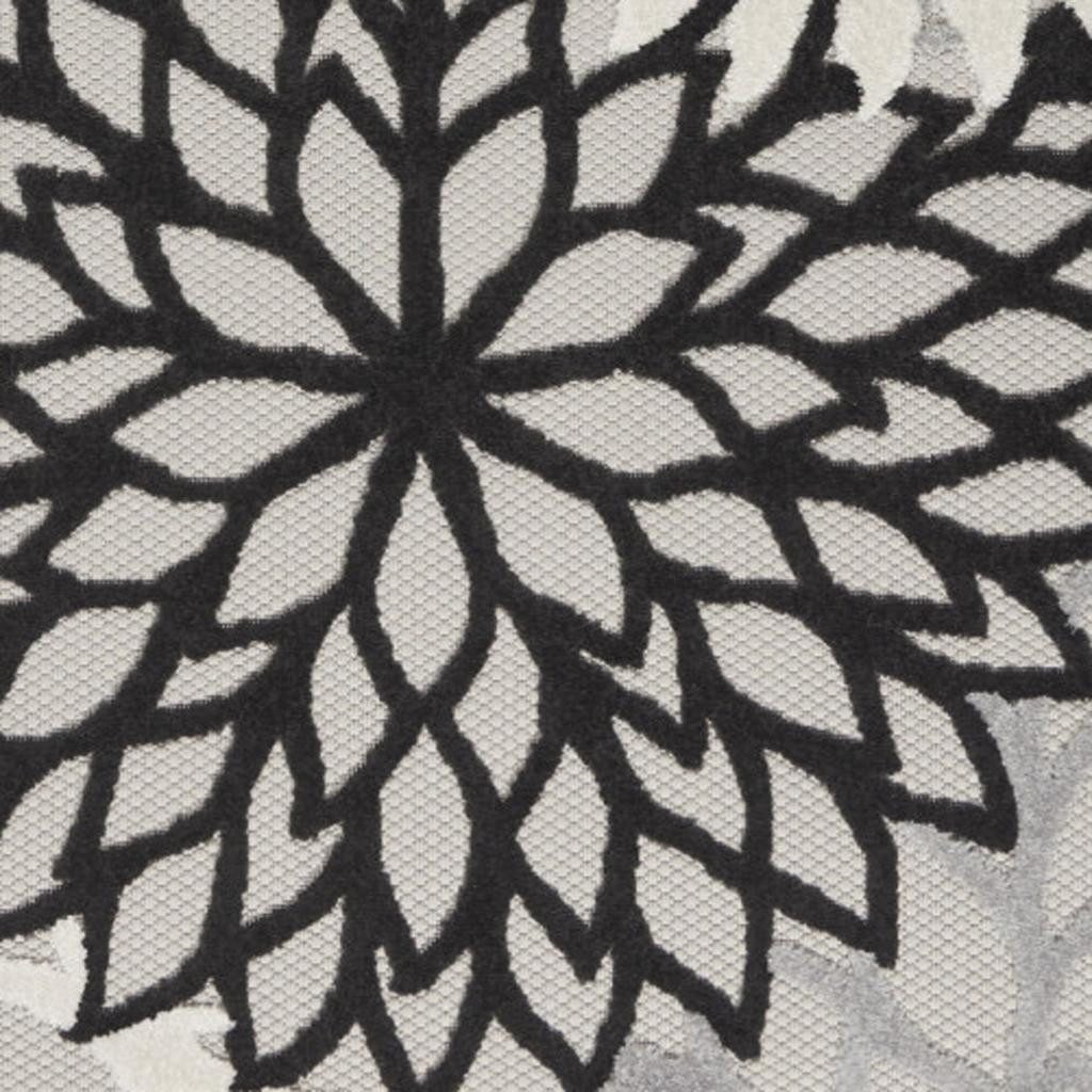 6′ X 9′ Black And White Indoor Outdoor Area Rug
