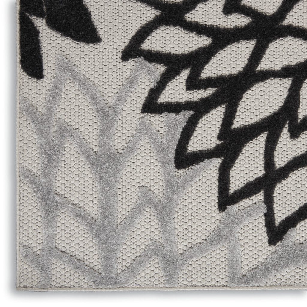 6′ X 9′ Black And White Indoor Outdoor Area Rug