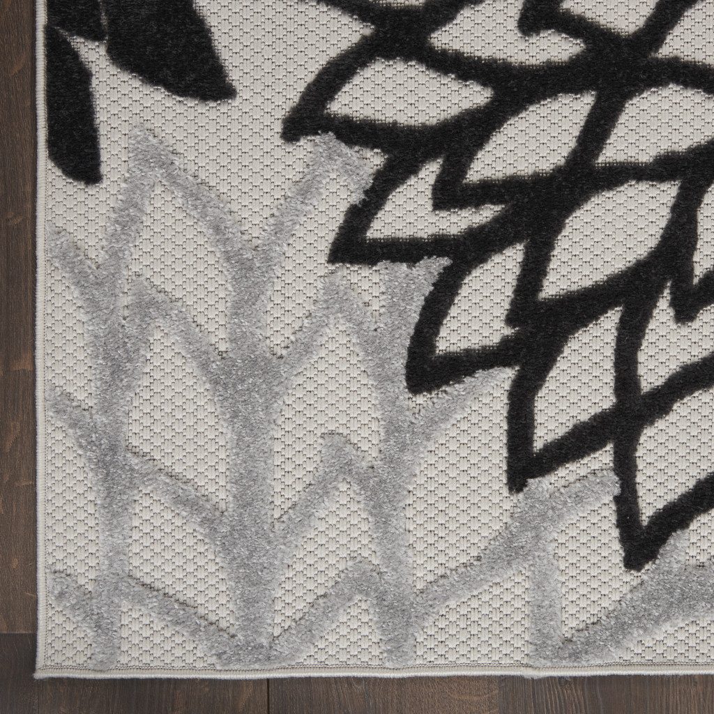 6′ X 9′ Black And White Indoor Outdoor Area Rug