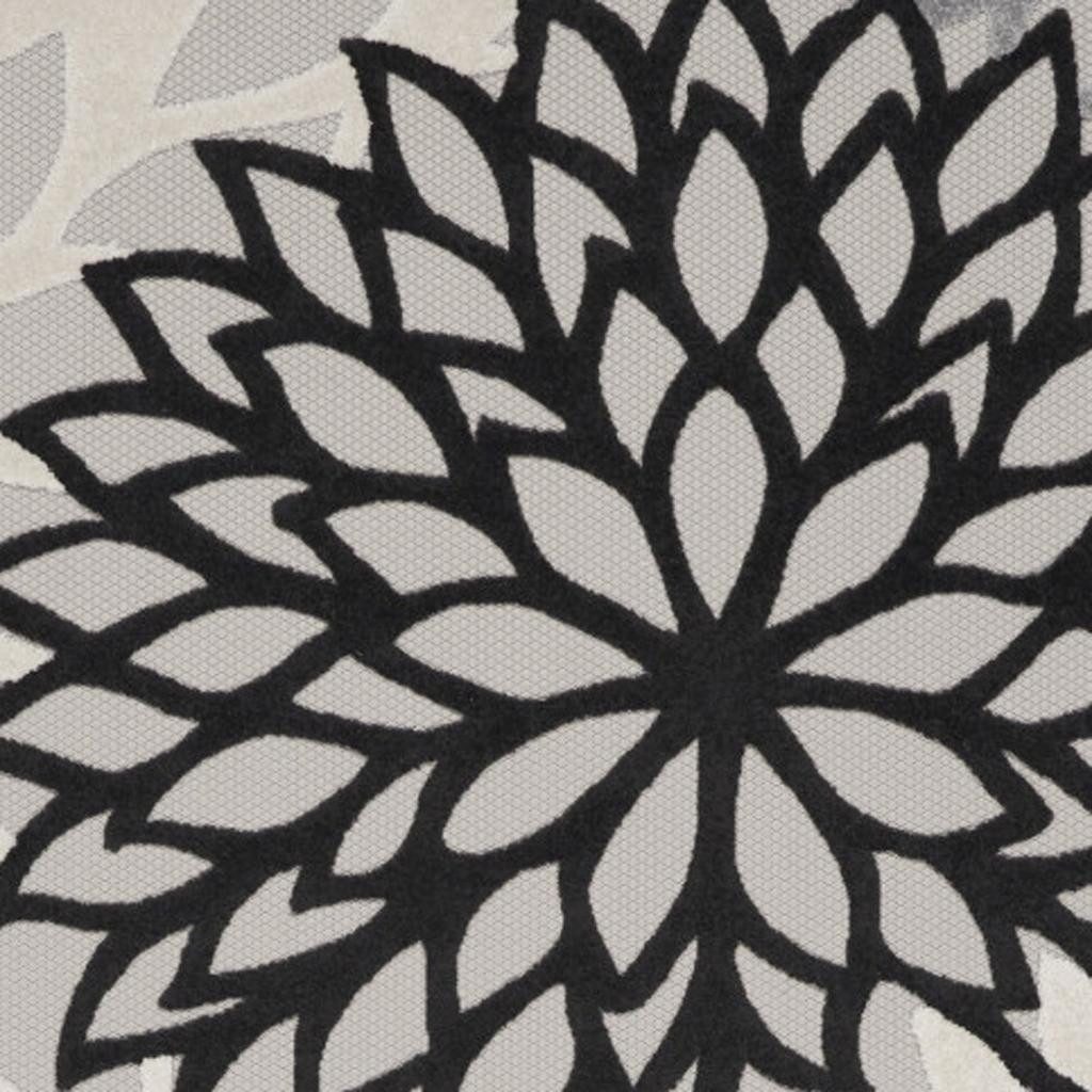 7′ X 10′ Black And White Handmade Indoor Outdoor Area Rug
