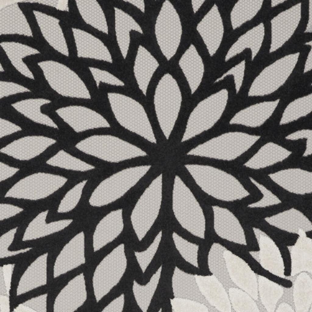 7′ X 10′ Black And White Handmade Indoor Outdoor Area Rug