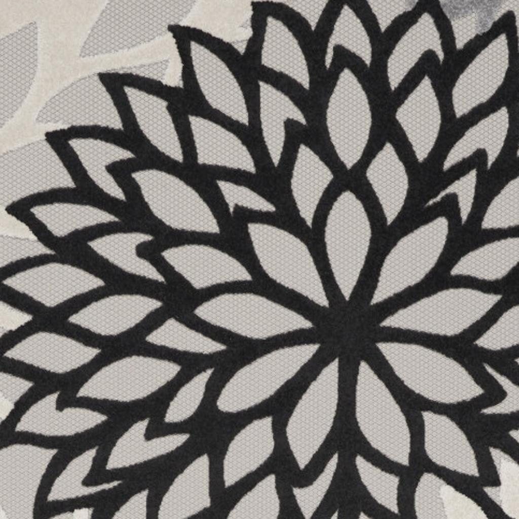 8′ X 11′ Black And White Indoor Outdoor Area Rug