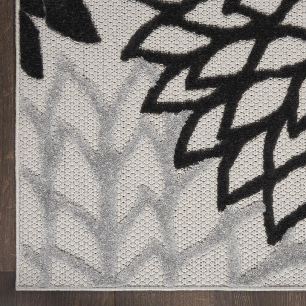 8′ X 11′ Black And White Indoor Outdoor Area Rug