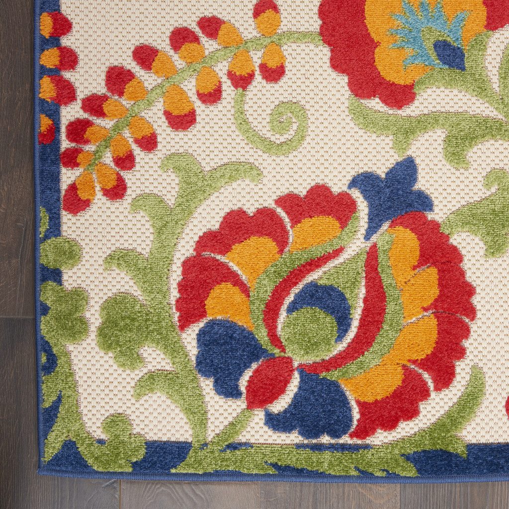 6′ Green and Ivory Indoor Outdoor Area Rug