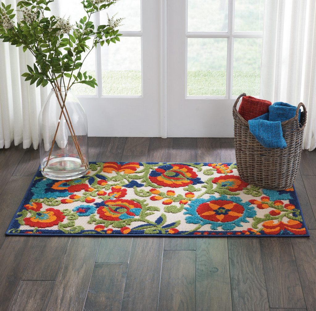 3′ X 4′ Green and Ivory Indoor-Outdoor Area Rug II