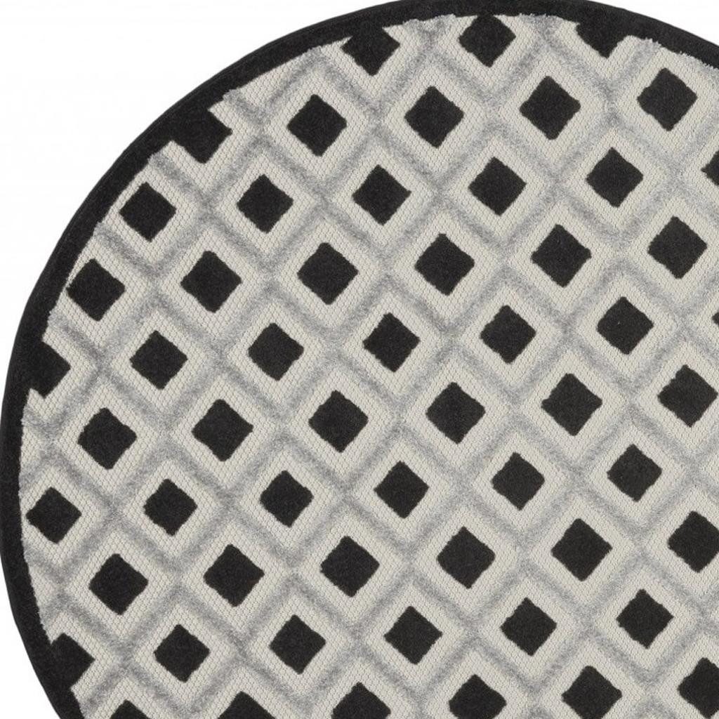 4′ Black and White Round Indoor Outdoor Rug II