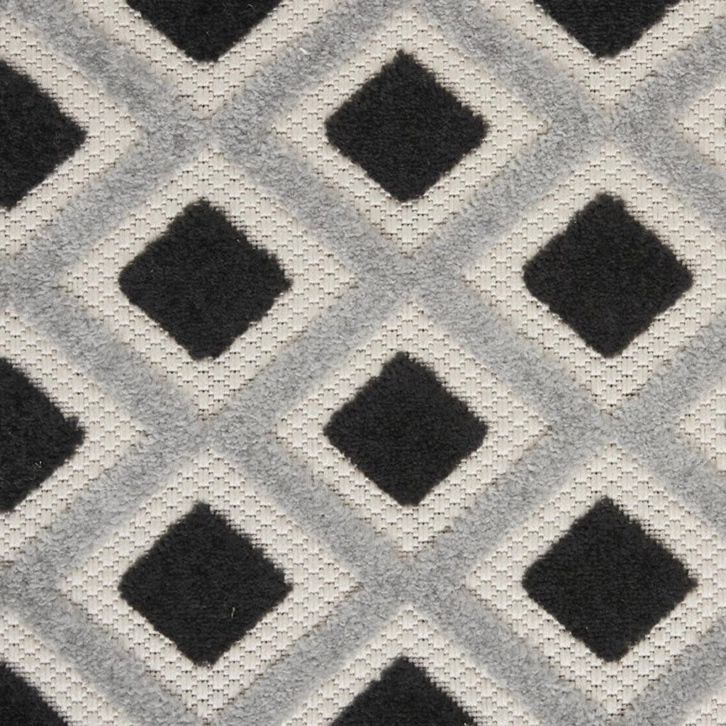 5′ X 8′ Black And White Indoor Outdoor Area Rug