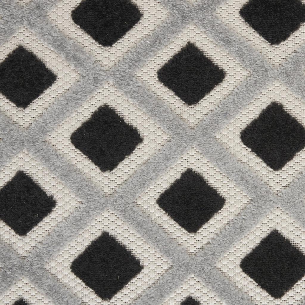 6′ X 9′ Black And White Indoor-Outdoor Area Rug II