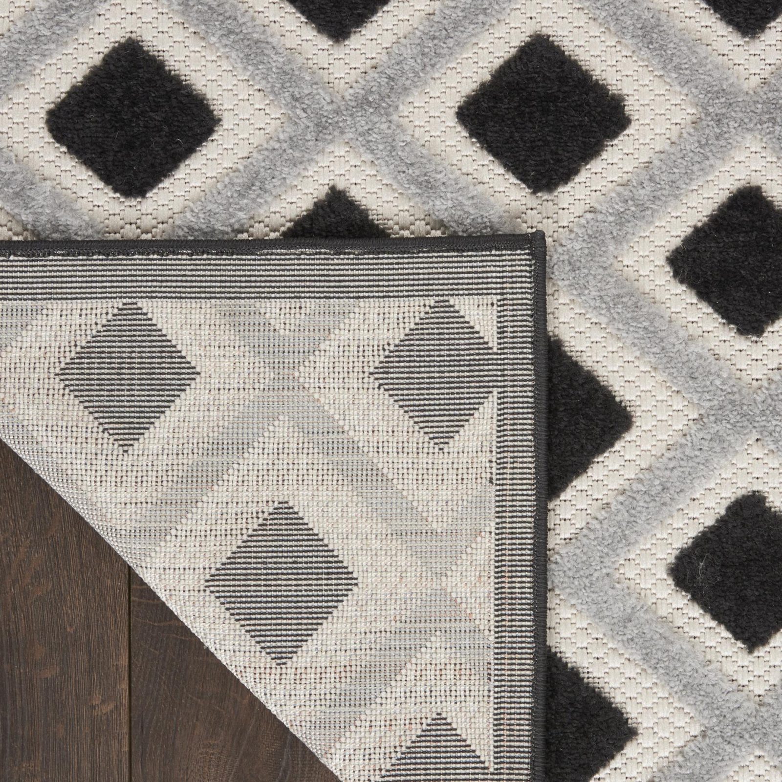 6′ X 9′ Black And White Indoor-Outdoor Area Rug II
