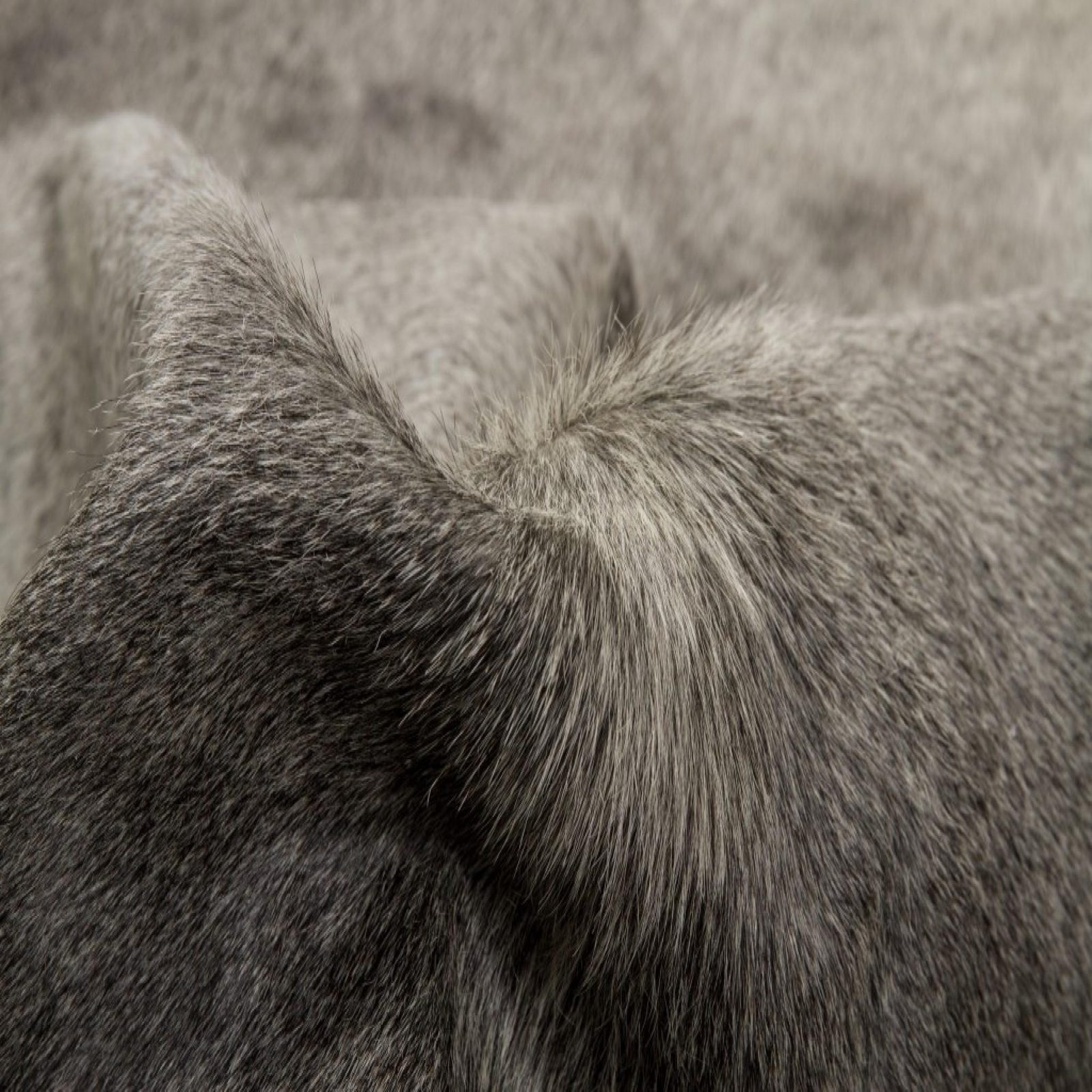 6′ X 7′ Gray Cowhide Handmade Area Rug