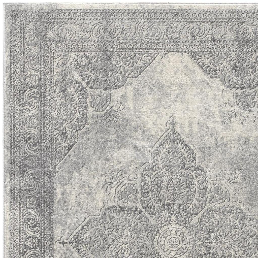 4′ X 6′ Gray Distressed Medallion Area Rug