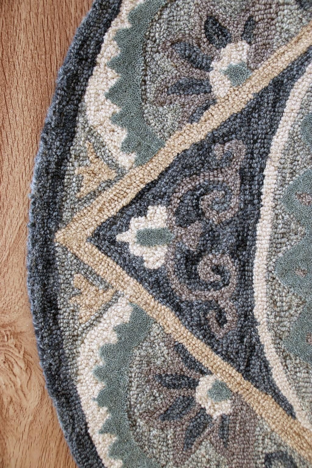 3′ Gray Geometric Medallion Round Rug
