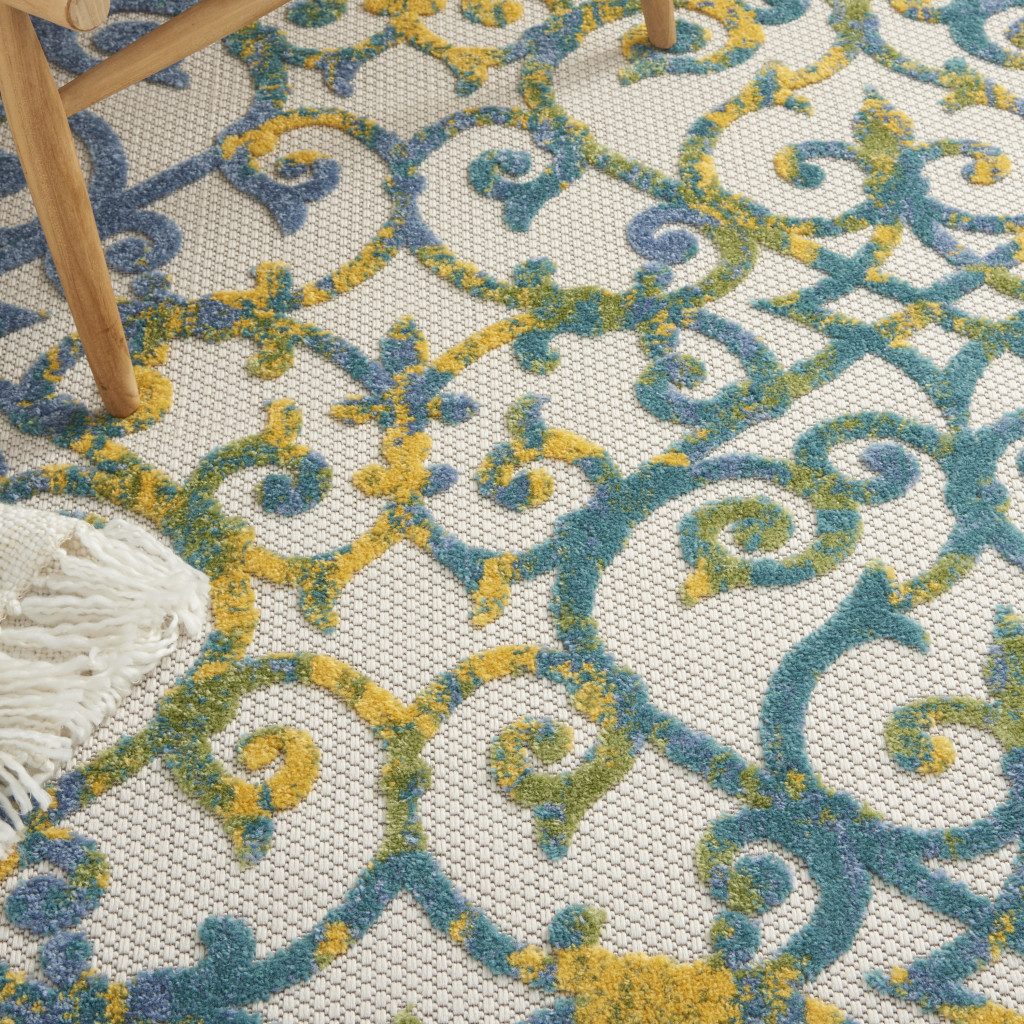 8′ X 8′ Ivory And Blue Round Rug II