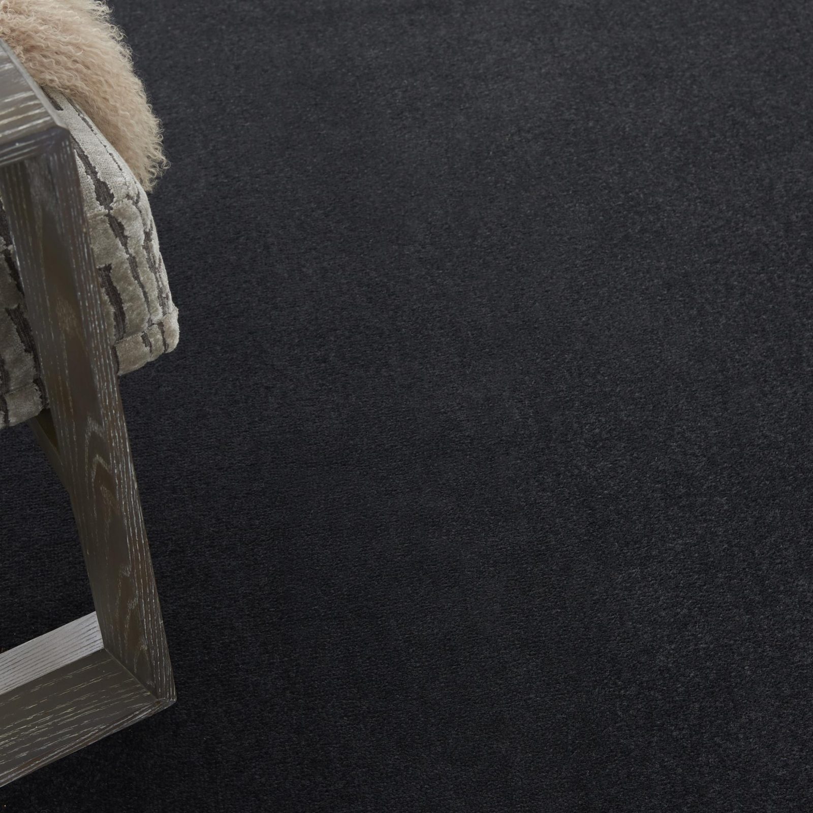 8′ X 10′ Black Stain Resistant Indoor Outdoor Area Rug