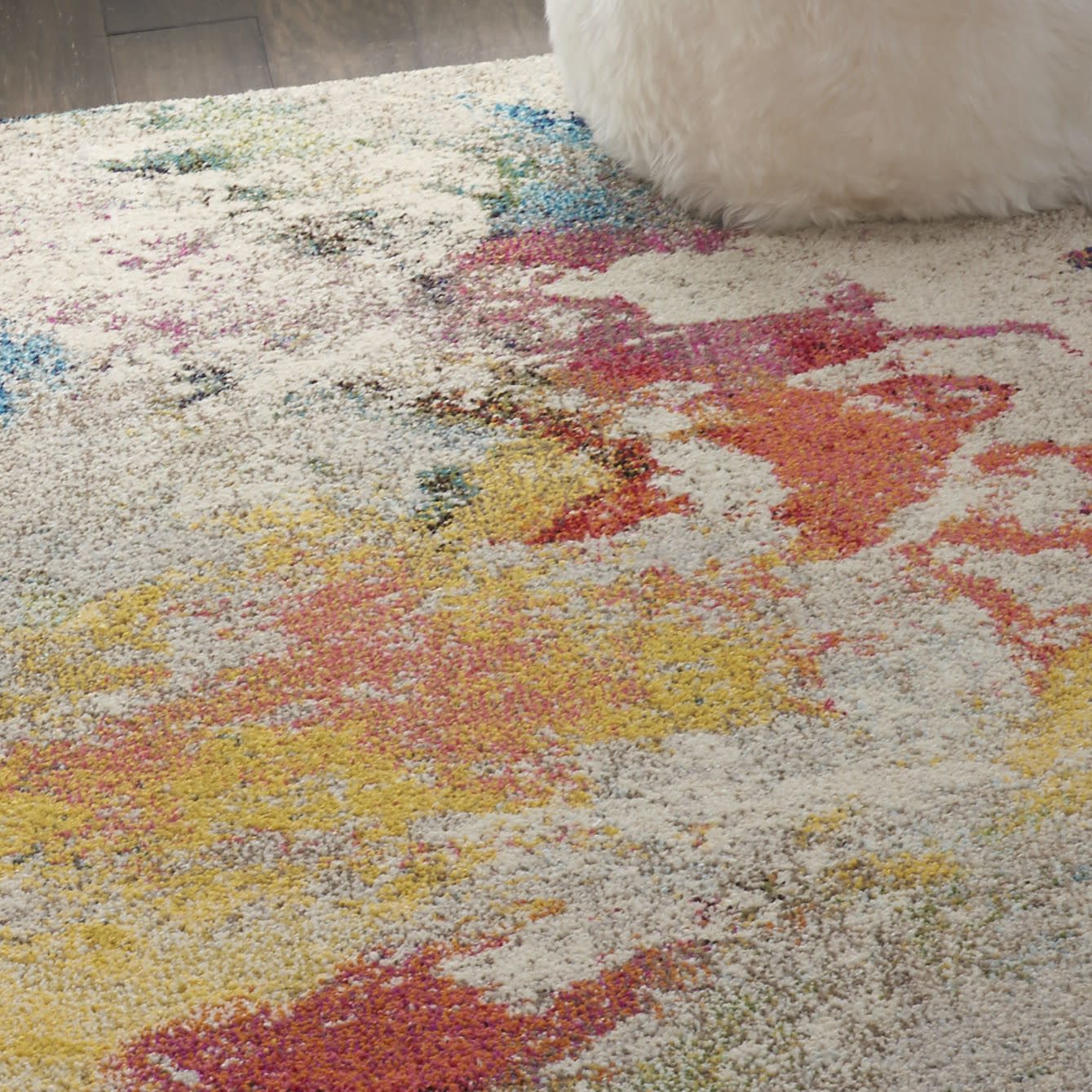 5′ X 7′ Ivory Abstract Area Rug