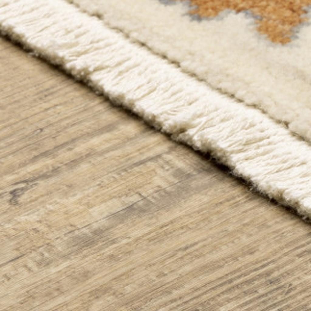 2′ X 6′ Ivory Oriental Runner Rug With Fringe