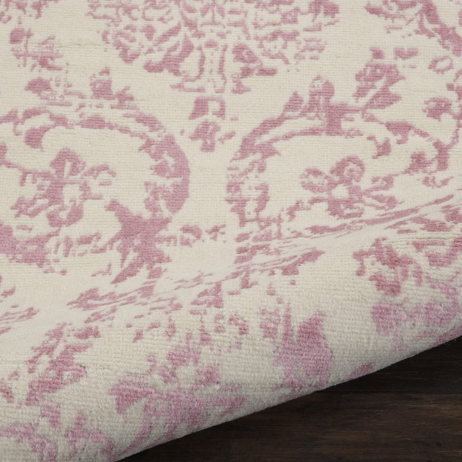2′ X 4′ Ivory And Pink Damask Area Rug