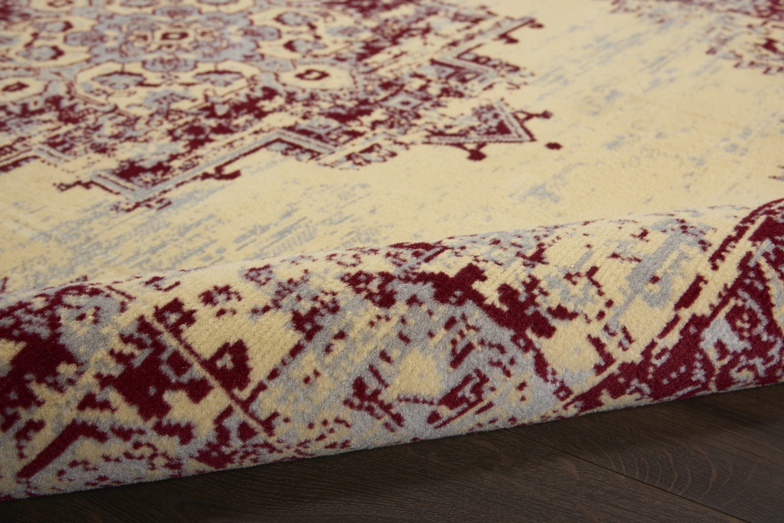 4′ X 6′ Cream Damask Power Loom Area Rug