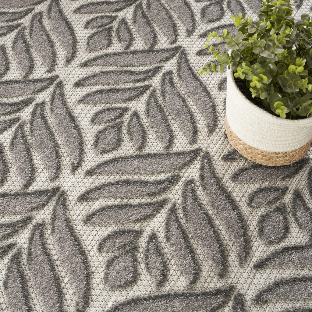 8′ Charcoal Floral Indoor Outdoor Round Rug