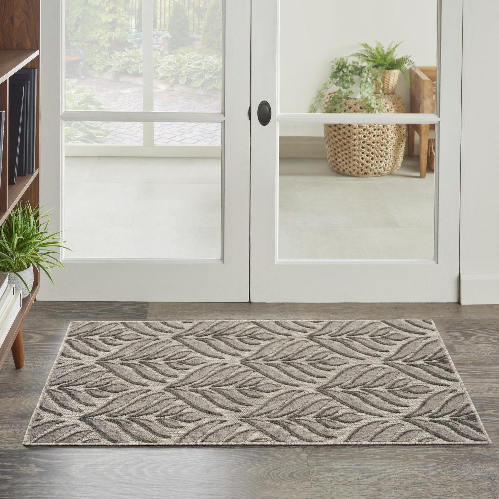 3′ X 4′ Charcoal Floral Indoor Outdoor Area Rug