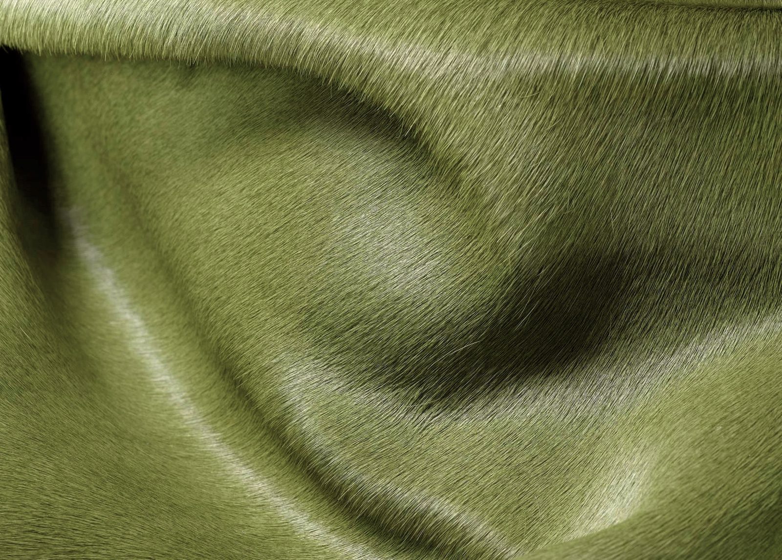 6′ X 7′ Lime Green Cowhide Hand Knotted Area Rug