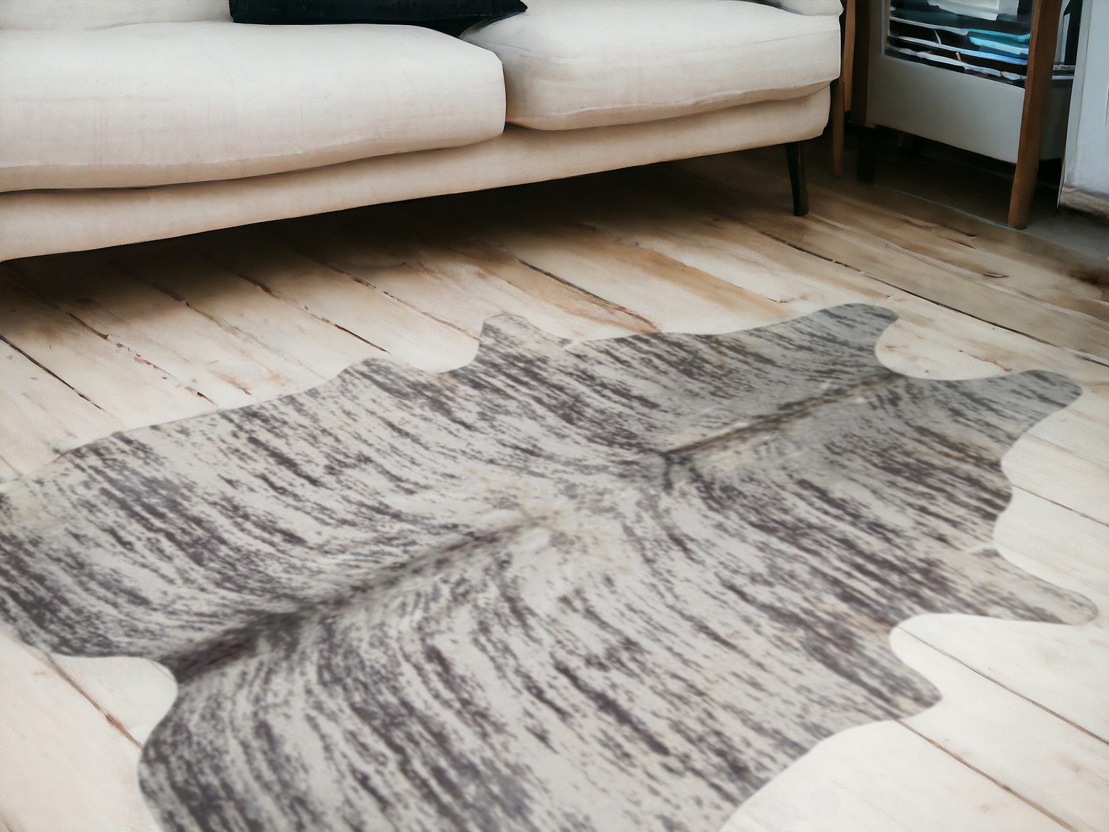 6′ X 7′ Ivory and Gray Cowhide Striped Area Rug