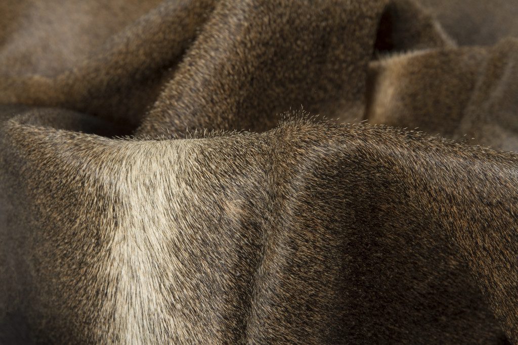 5′ X 7′ Dark Brown Cowhide Hand Knotted Area Rug