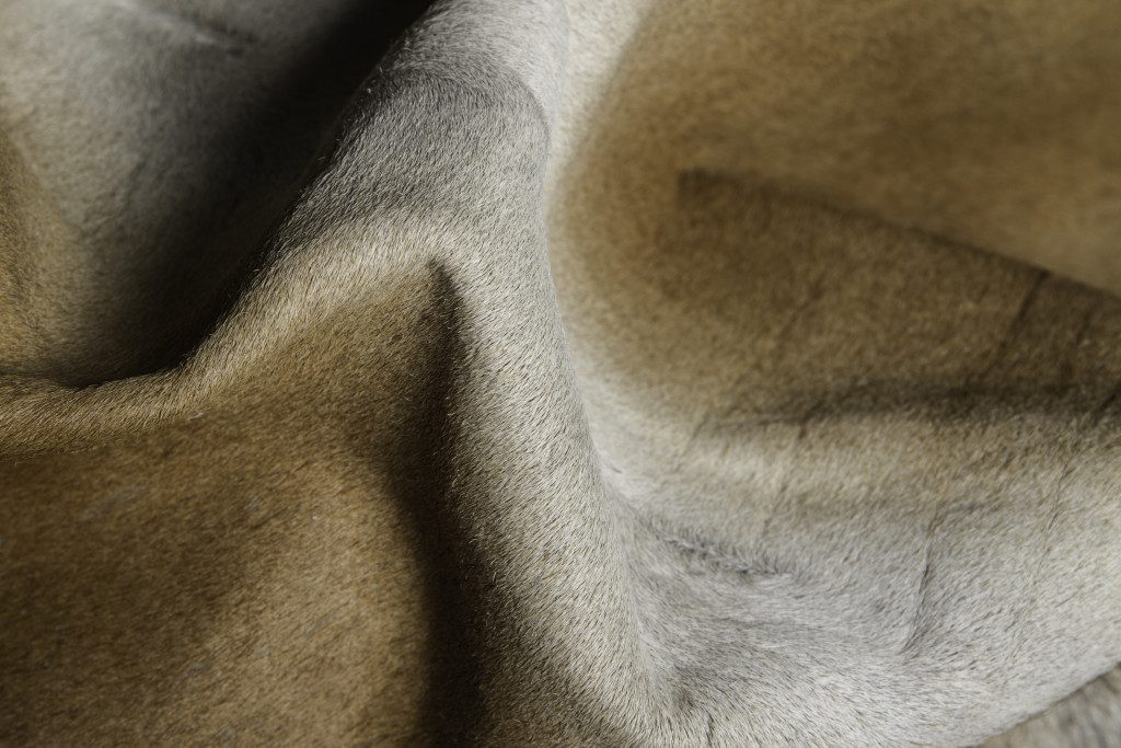 6′ X 7′ Dark Tan Cowhide Hand Knotted Area Rug