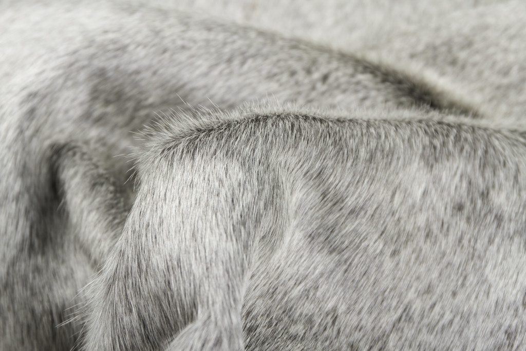 6′ X 7′ Gray and White Cowhide Area Rug
