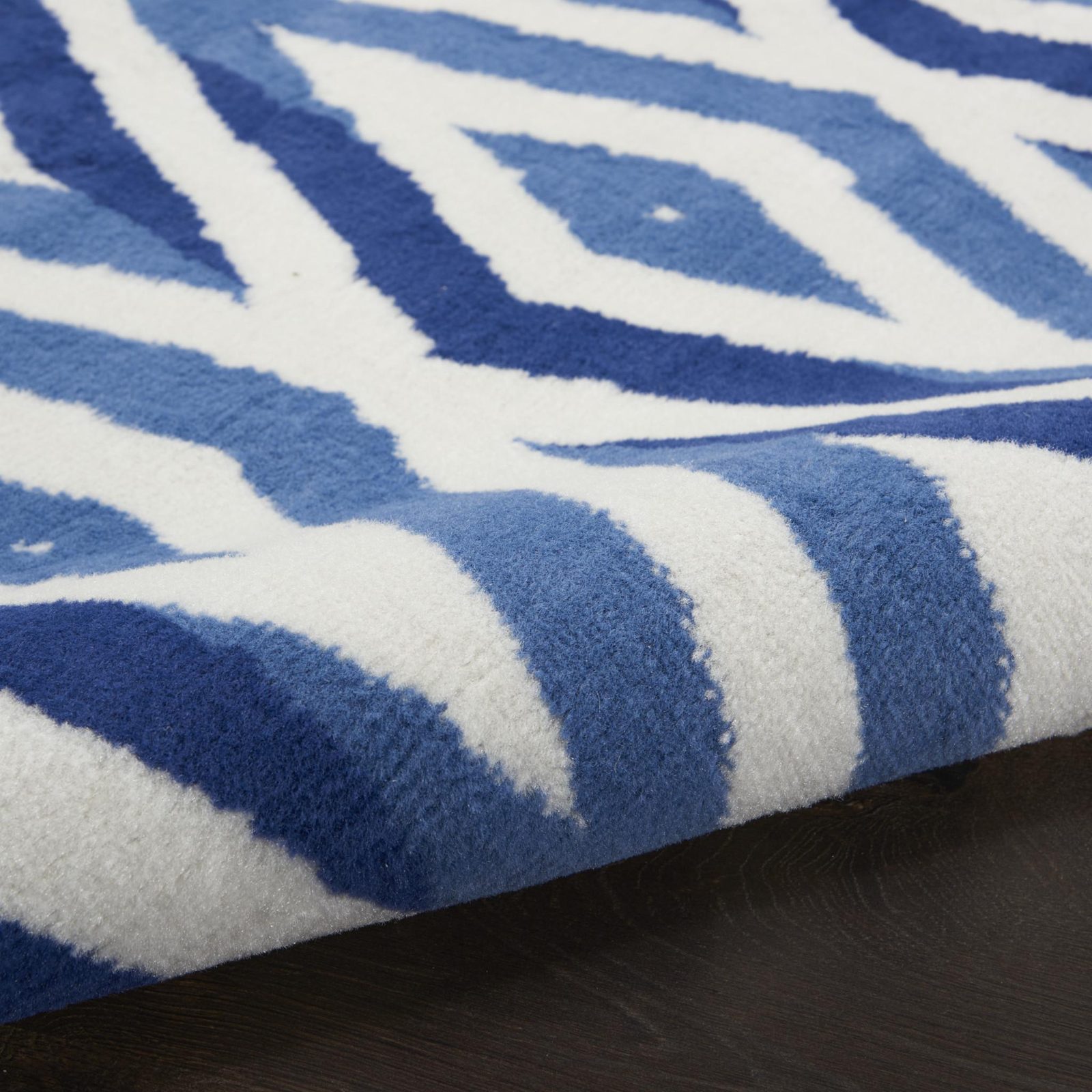 8′ X 10′ Ivory and Blue Geometric Distressed Area Rug