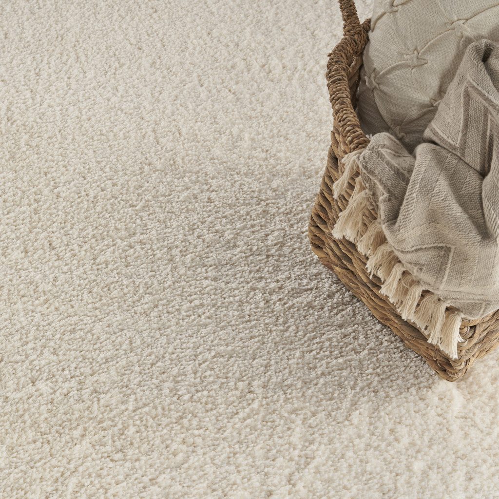 7′ X 9′ Ivory Shag Area Rug
