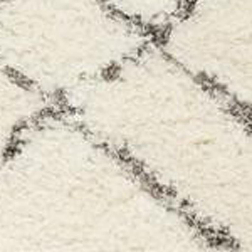 4′ X 6′ Ivory and Gray Geometric Shag Area Rug