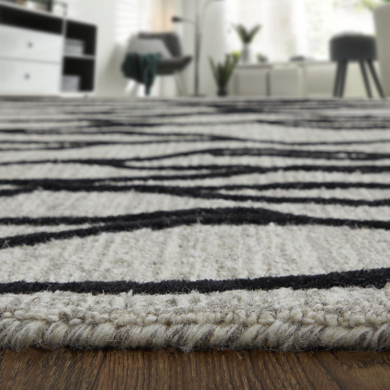 12′ X 15′ Gray and Black Wool Abstract Area Rug