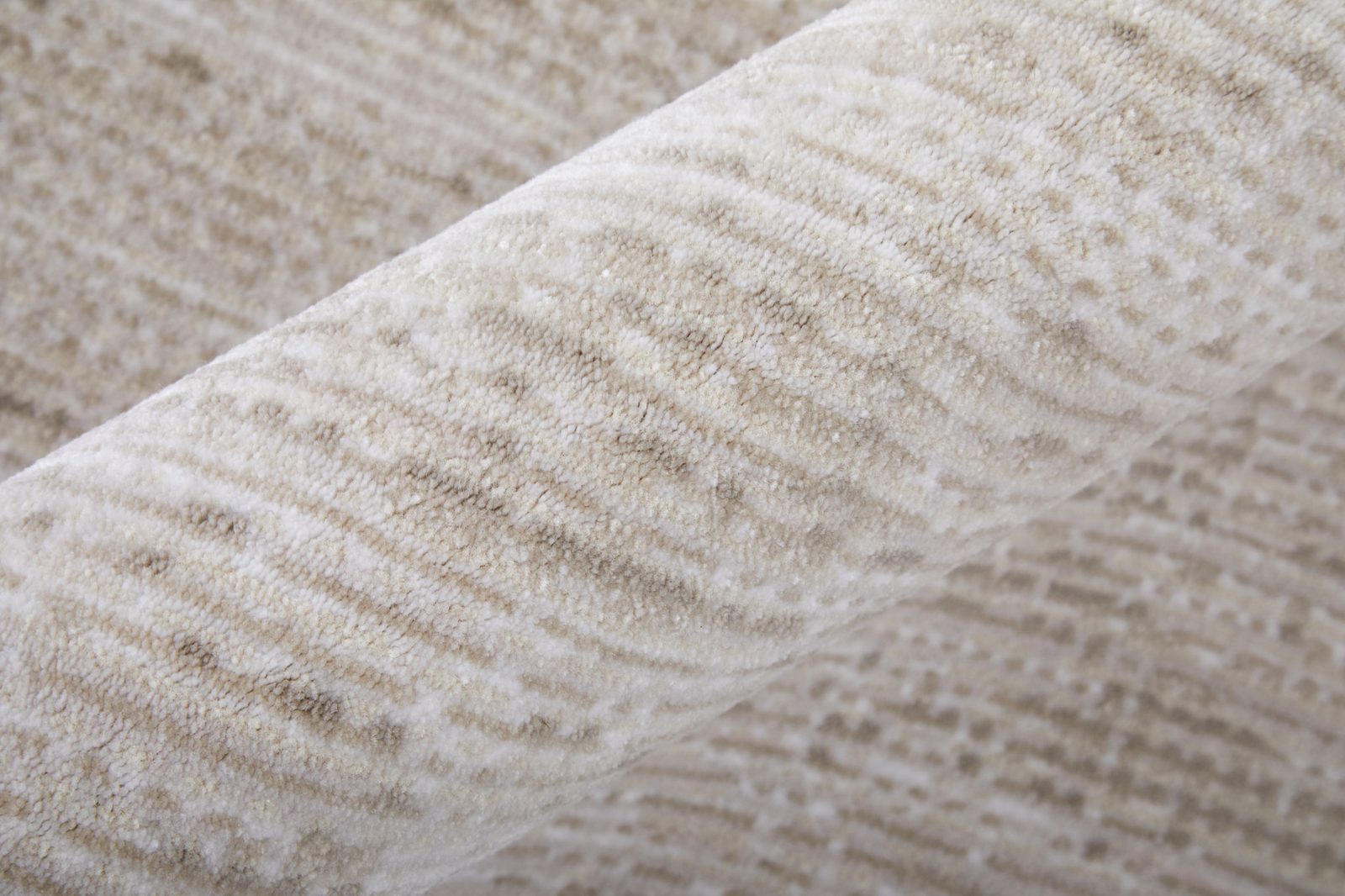 2′ X 3′ Ivory And Silver Area Rug