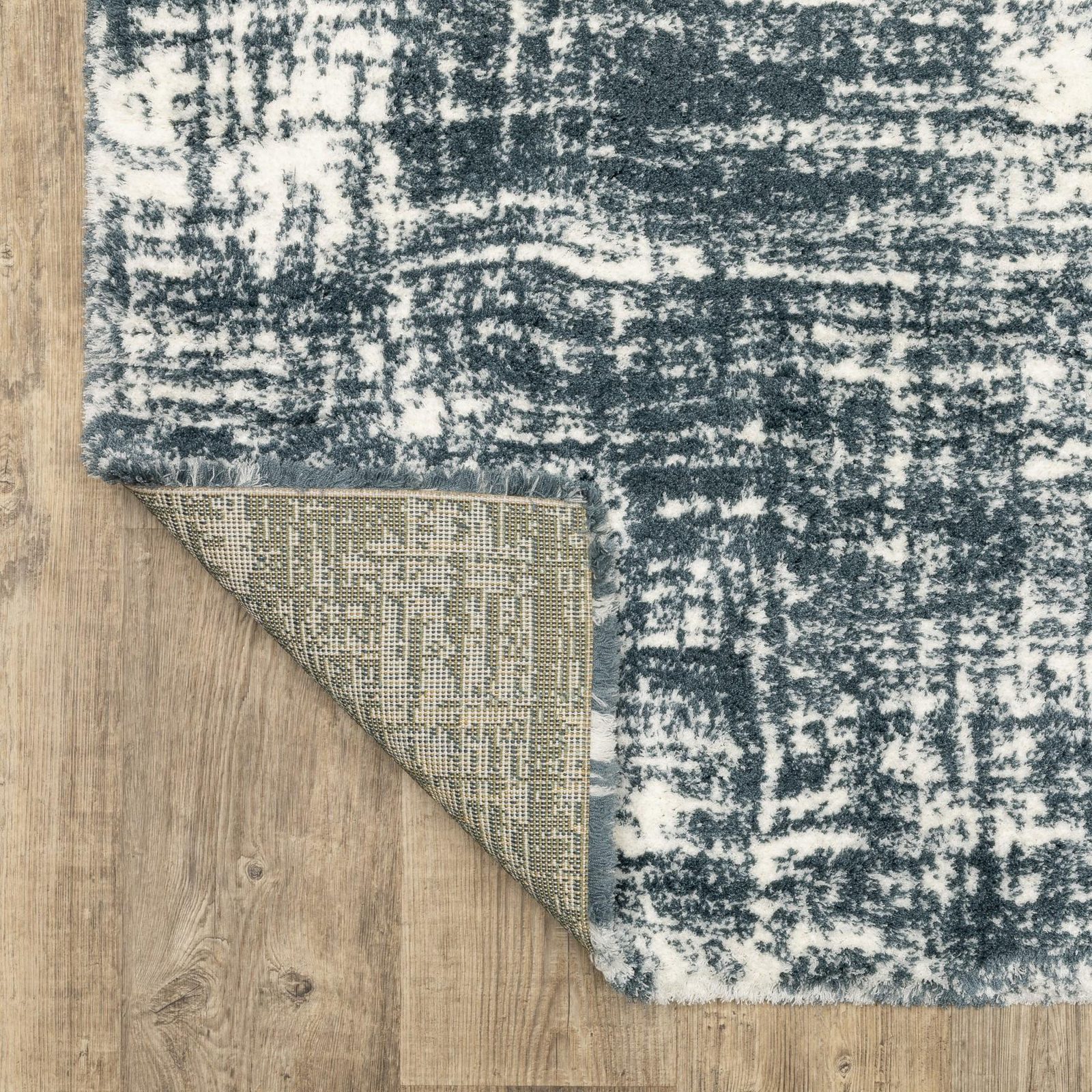 5′ X 8′ Gray And Ivory Geometric Area Rug