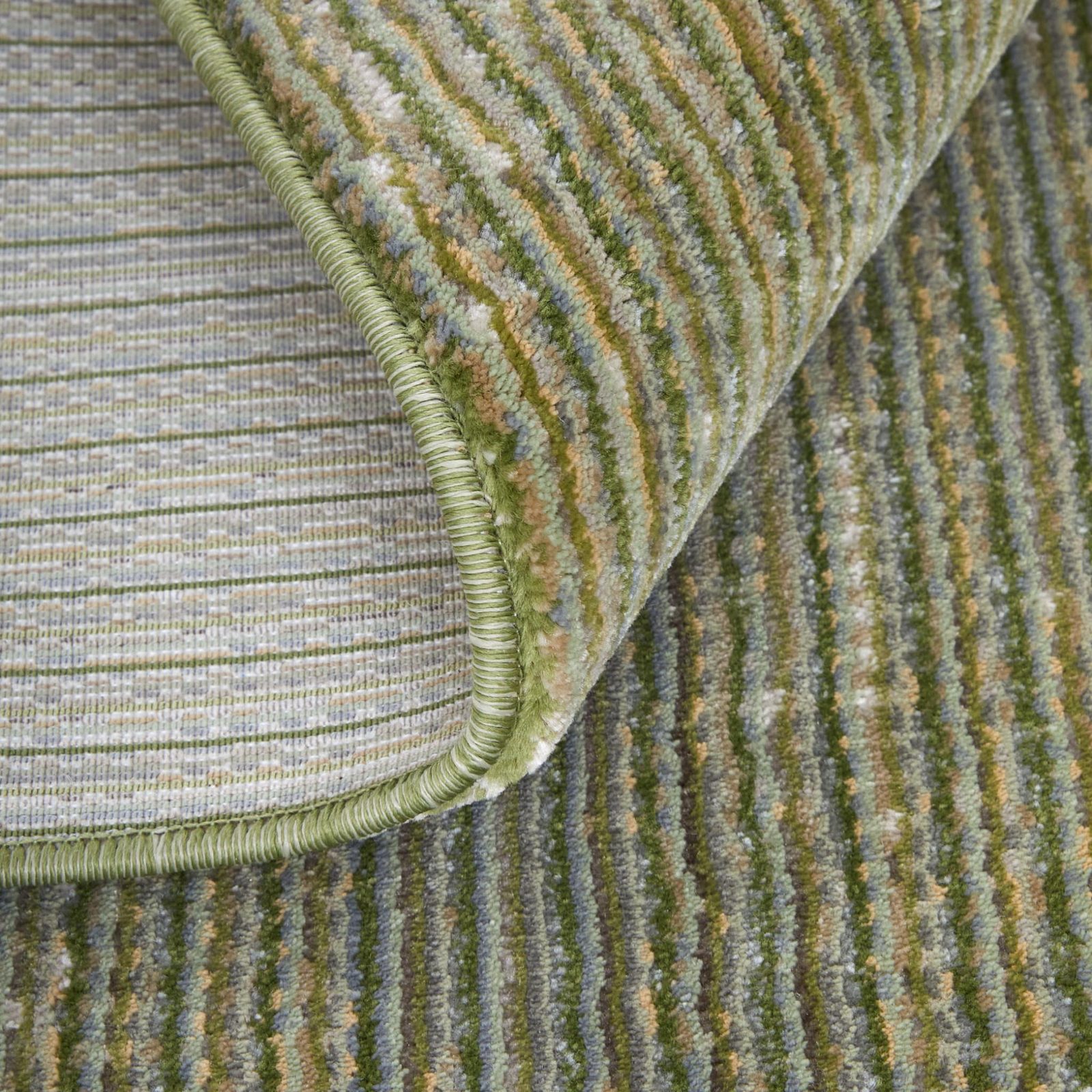 5′ X 8′ Green And Tan Area Rug