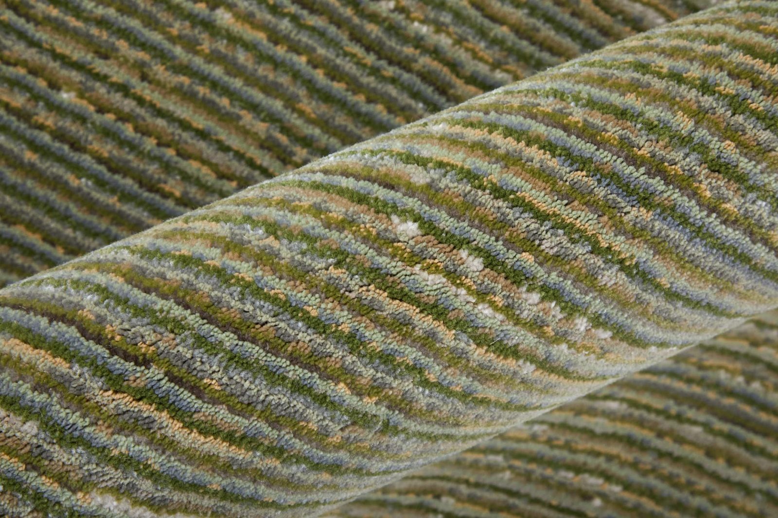 5′ X 8′ Green And Tan Area Rug